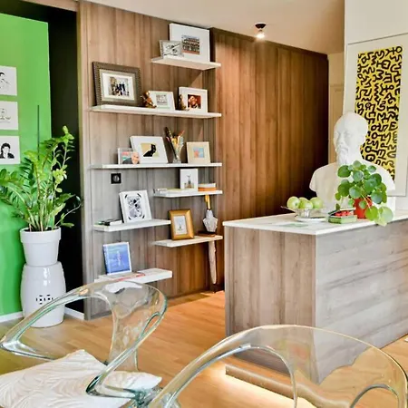 Apartment West Side - Full River View - Spacious - De Luxe