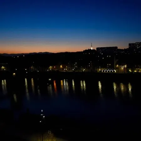 West Side - Full River View - Spacious - De Luxe Apartment Lyon