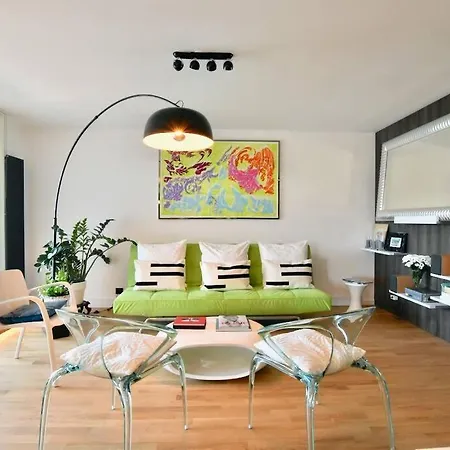 West Side - Full River View - Spacious - De Luxe Apartment