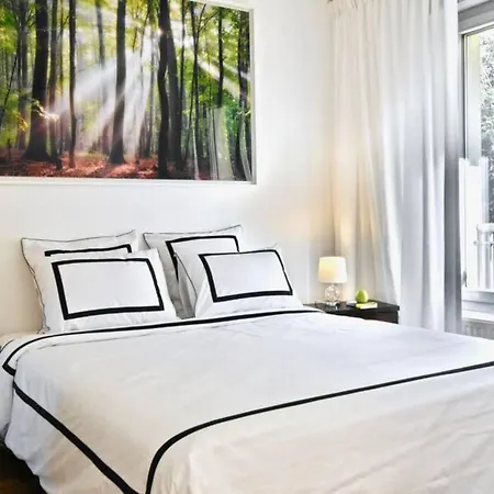 West Side - Full River View - Spacious - De Luxe